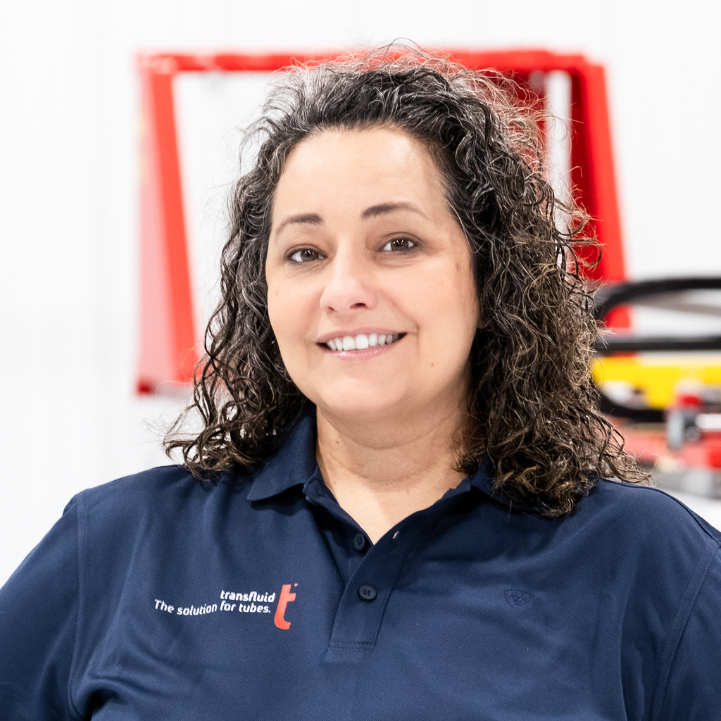 Mitarbeiterin im Sales und Service von transfluid.