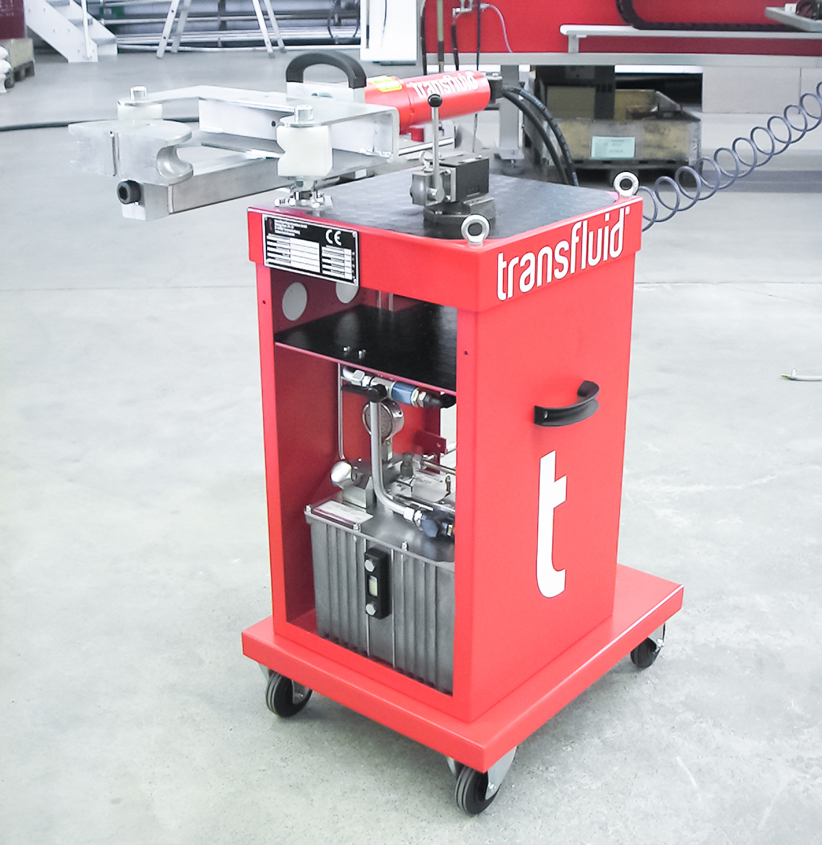 Mobile Rohrbiegemaschine t work MOBILELINE 42 in Werkstattumgebung.