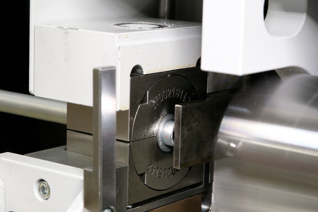 Formwerkzeug der t form FLARELINE 28 Rohrumformmaschine zur Bearbeitung eines Metallrohrendes